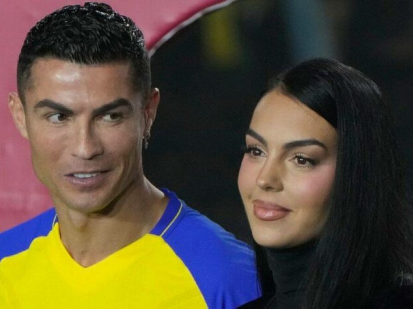 Ronaldo ndryshon ligjet e Arabisë Saudite…