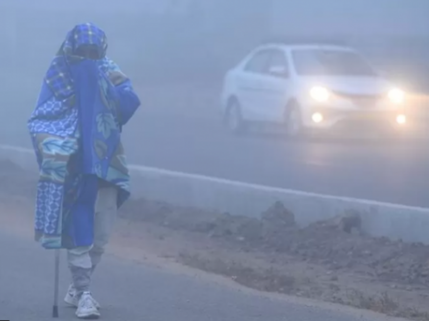 Vala e të ftohtit dhe mjegulla shkaktojnë kaos në Indinë veriore
