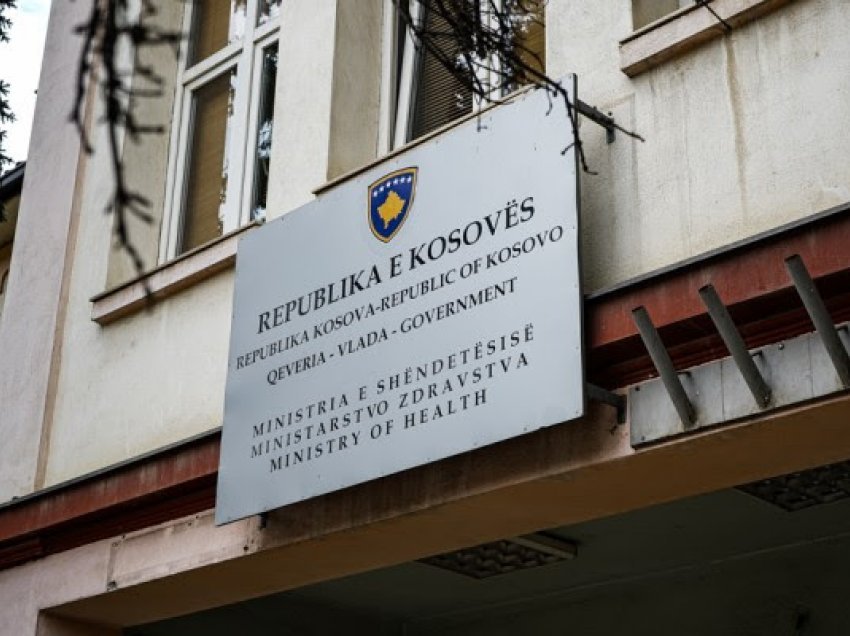 ​Tre kirurgë në Vushtrri duke u hetuar për korrupsion, reagon MSh