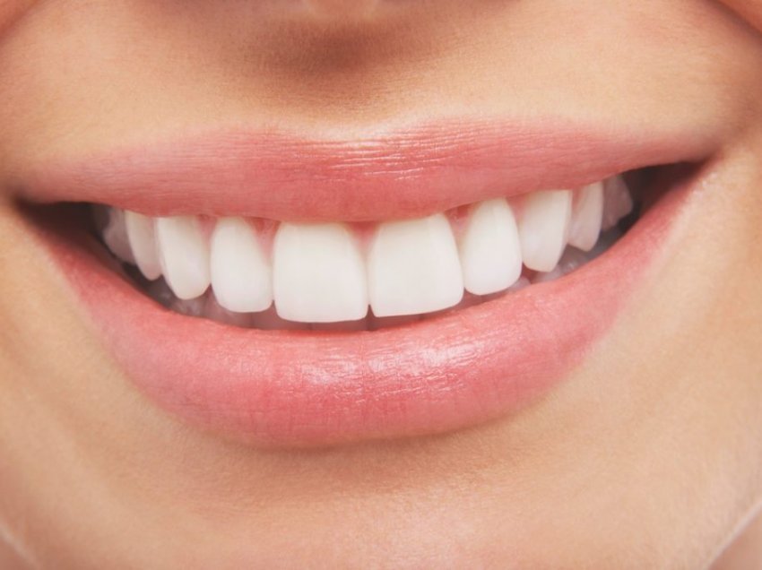 3 kura natyrale për të ndaluar dhimbjen e dhëmbit