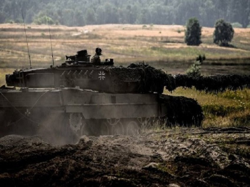 ​Prodhuesi gjerman i armëve: ne mund të dorëzojmë tanke Leopard në Ukrainë vetëm në 2024