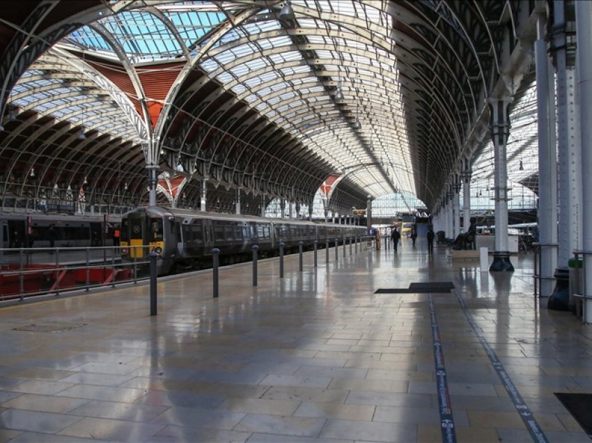 ​Drejtuesit britanikë të trenave shpallin grevë deri më 1-3 shkurt