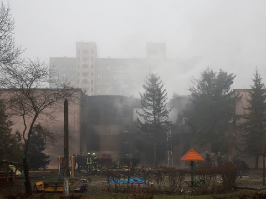 ​Rrëzohet helikopteri në Kiev, vdes ministri i Brendshëm
