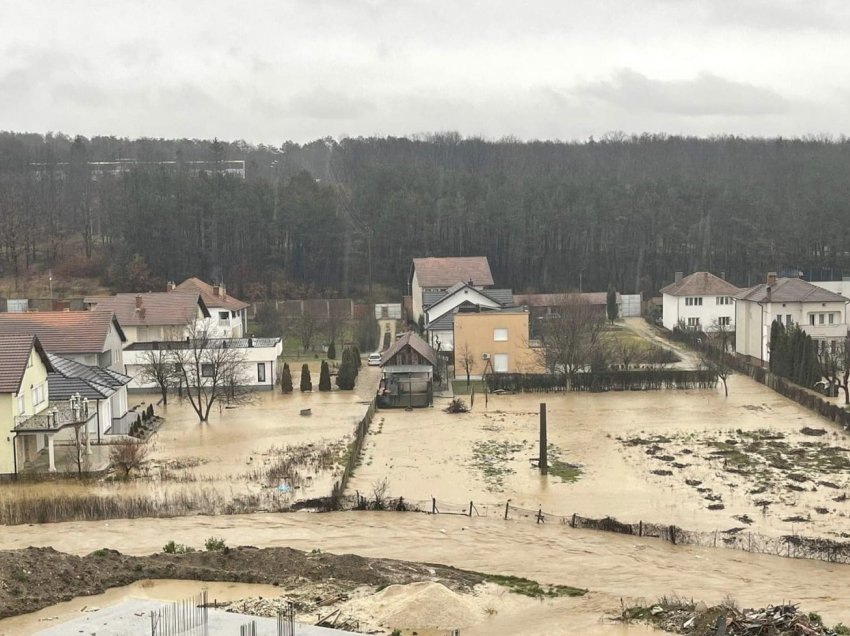 Qeveria për vërshimet: Istogu, Mitrovica e Skenderaj drejt stabilizimit, në Klinë situatë e vështirë