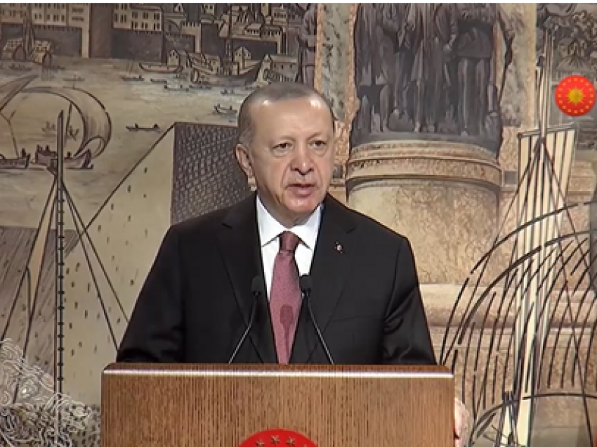 Erdogan shpall 14 majin, datë të zgjedhjeve në Turqi