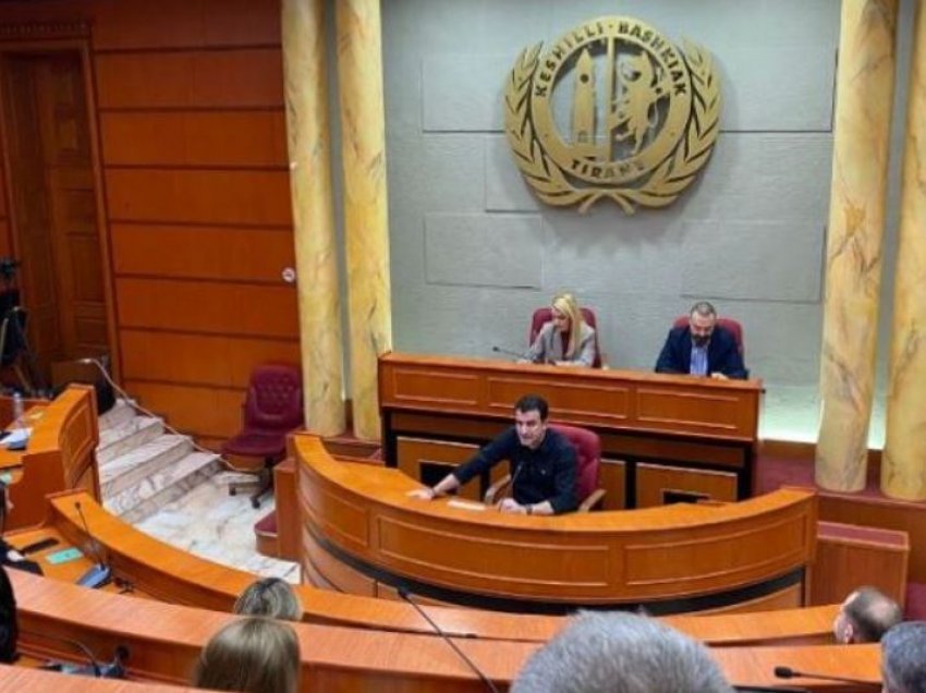 Bashkia e Tiranës miraton bursat për 1355 nxënës ekselentë