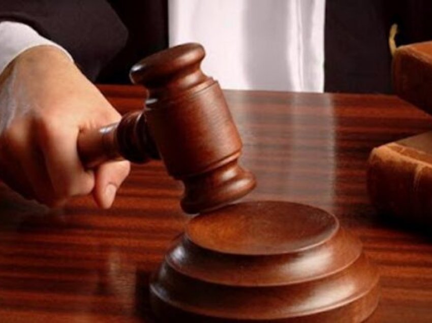 Falsifikoi vendimin për divorcin, gjykata e Lezhës dënon me 1 vit burg qytetarin
