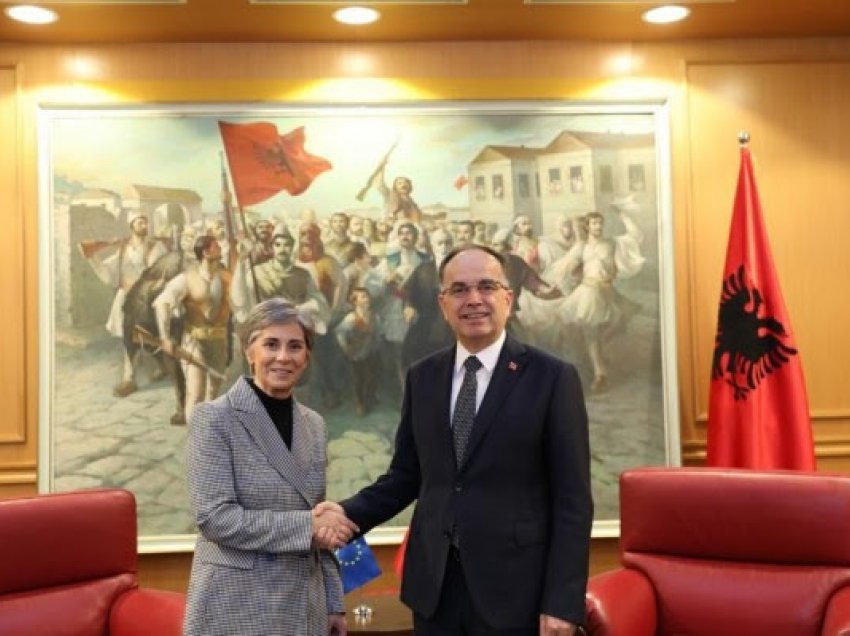 ​Presidenti Begaj pret raporteren për Shqipërinë në Parlamentin Evropian, Isabel Santos