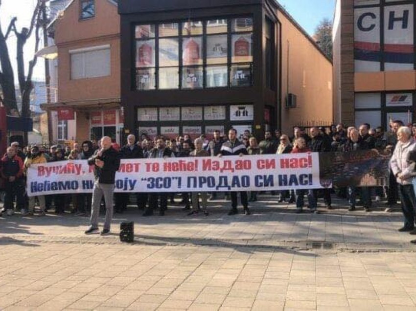 Serbët në Veri protestojnë kundër Vuçiqit dhe Listës Serbe