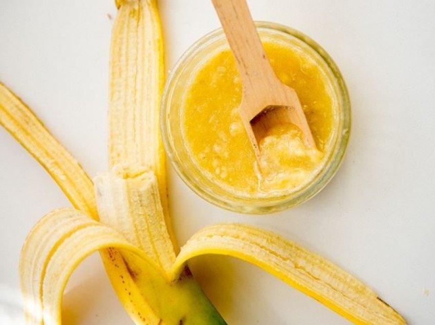 Maska e bananes ka përfitime të mëdha për flokët tuaj