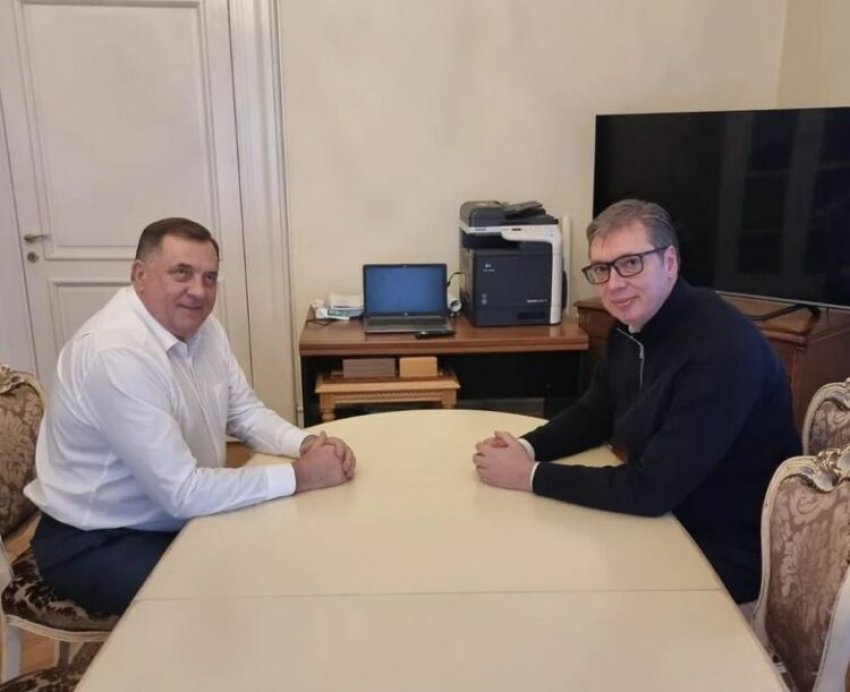 Vuçiq takohet me Dodik, diskutojnë edhe për Kosovën