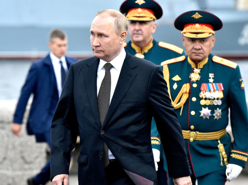 Përmbyset gjithçka në Moskë, Putin “heq qafe” dy ministrat e tij më të besuar - ja kush do të jetë “numri 2” i tij