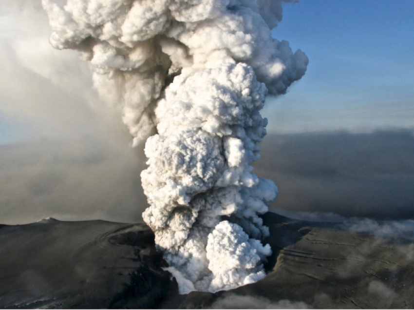 Rreth 2000 tërmete në 24 orë, Islanda përgatitet për shpërthimin e vullkanit