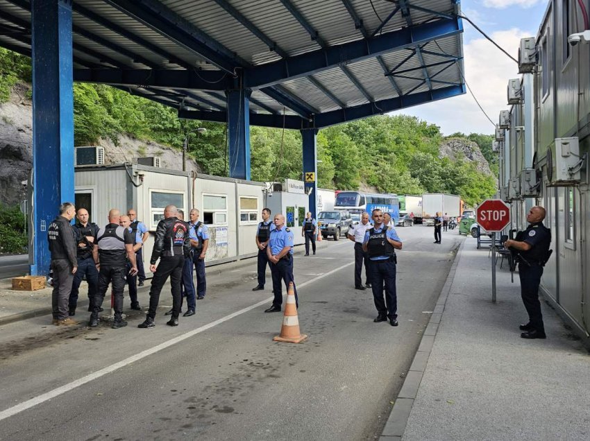 Pamje/ Policia nuk i lejoi të hyjnë në Kosovë, revoltohen motoçiklistët serbë – kërcënojnë me bllokada!