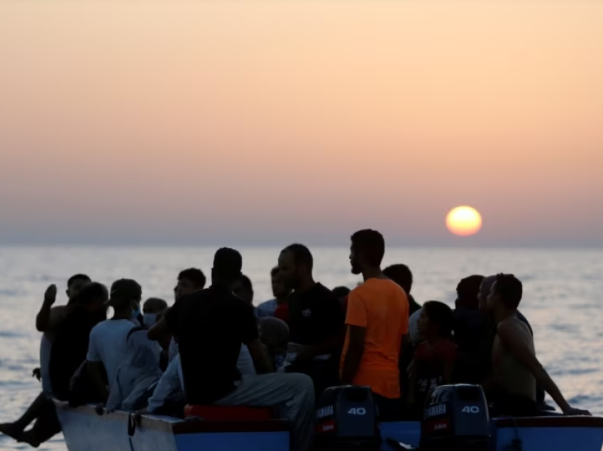 Përmbytet varka e emigrantëve në Tunizi, një i vdekur 
