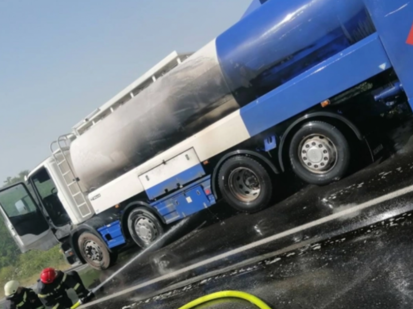 Digjet kamioni që transportonte 20 tonë naftë në rrugën Strumicë – Radovish