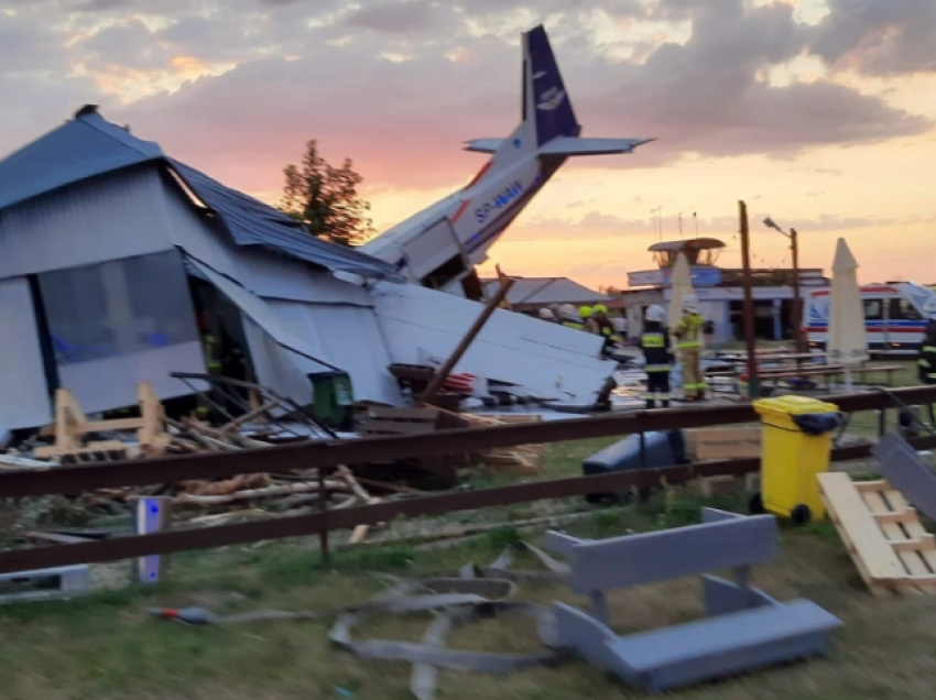 Rrëzohet aeroplani në Poloni, raportohet për të vdekur