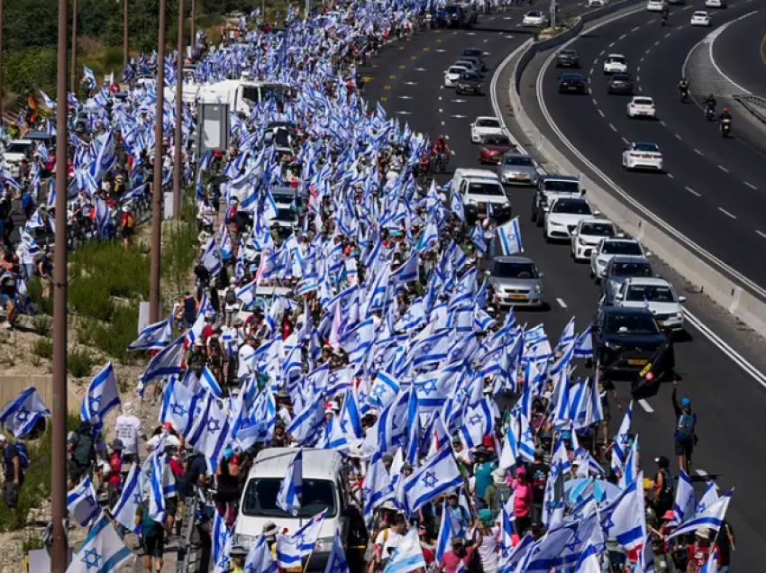 Mijëra izraelitë marshojnë drejt Jeruzalemit kundër reformës gjyqësore