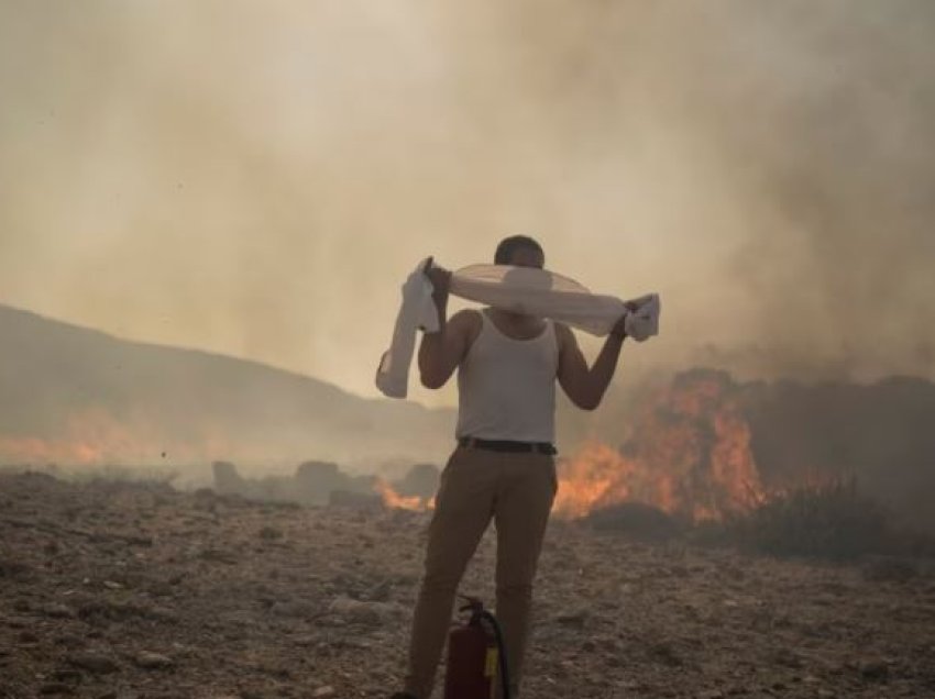 Mbi 40 persona të vdekur nga zjarret vdekjeprurëse në Mesdhe