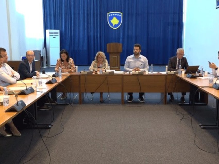 ​Rasti i Klan Kosovës, KPM dhe ARBK raportojnë në Komisionin për Administratë Publike