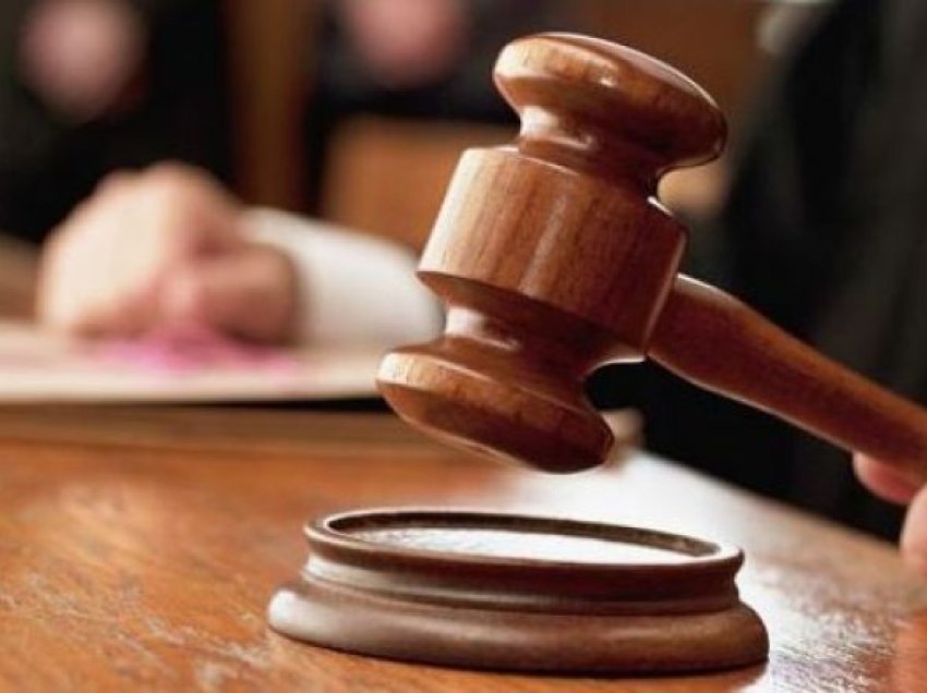 23 vite burgim për pesë të akuzuarit që detyruan viktimën të kryejë marrëdhënie seksuale për 50 deri 200 euro 