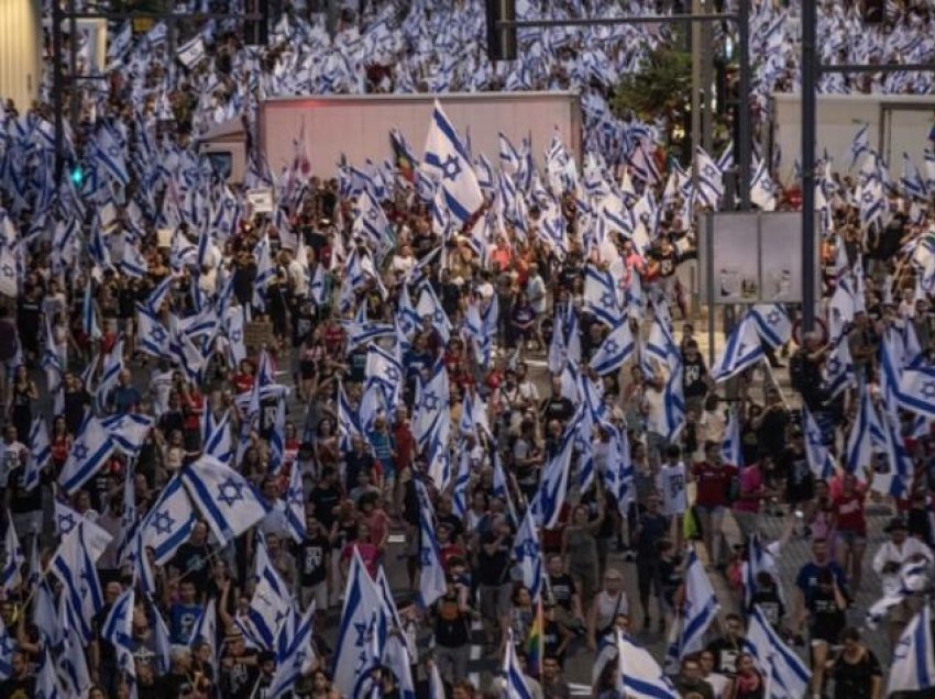 Izraelitët vazhdojnë protestën kundër rishqyrtimit të sistemit gjyqësor