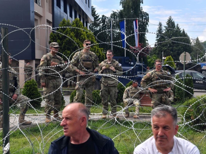 Vazhdojnë thirrjet për ulje tensionesh dhe zgjedhje të reja në veri të Kosovës