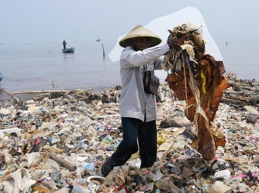 Ndotja e mjedisit nga lëndët plastike “bombë me sahat”