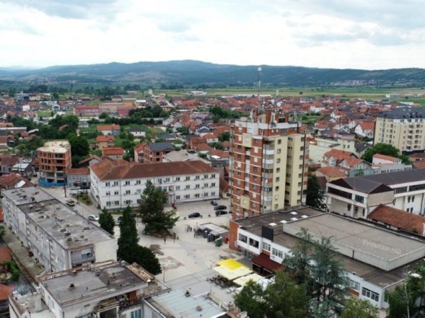 Arrestimi dhe kërcënimi i shqiptarëve në Luginë/ Serbia vazhdon provokimet dhe skenarët e nxitjes së tensioneve me Kosovën