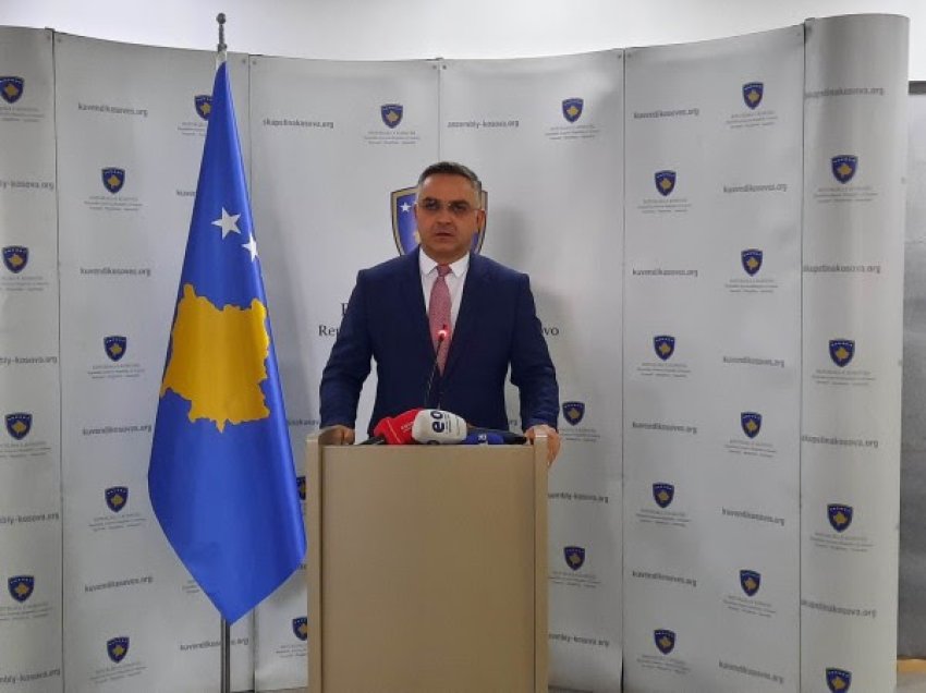 ​Tahiri: Kosova e sanksionuar, Qeveria dhe Kuvendi po “mrizojnë”