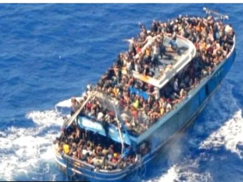 Tragjedia me varkë në Greqi/ OKB: Deri në 500 persona rezultojnë ende të zhdukur