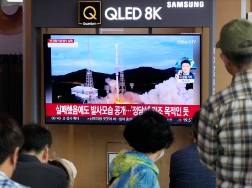 Koreja e Veriut e quan lëshimin e dështuar të satelitit spiun 'mangësinë më serioze'