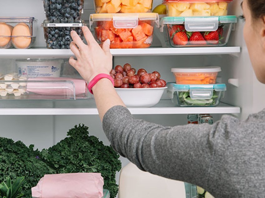 Tri gabime që i bëni kur ruani ushqimet në frigorifer