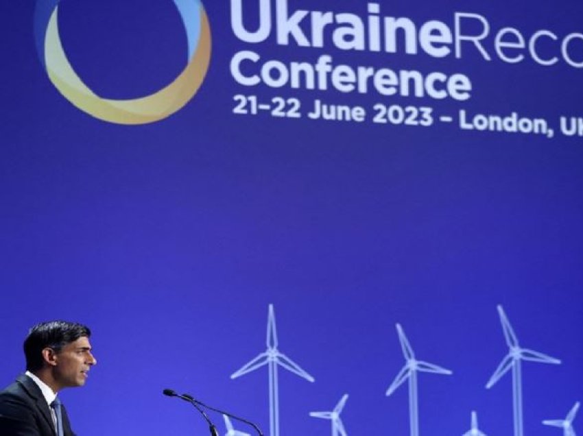 Britania ofron 3 miliardë dollarë garanci kredie për rindërtimin e Ukrainës