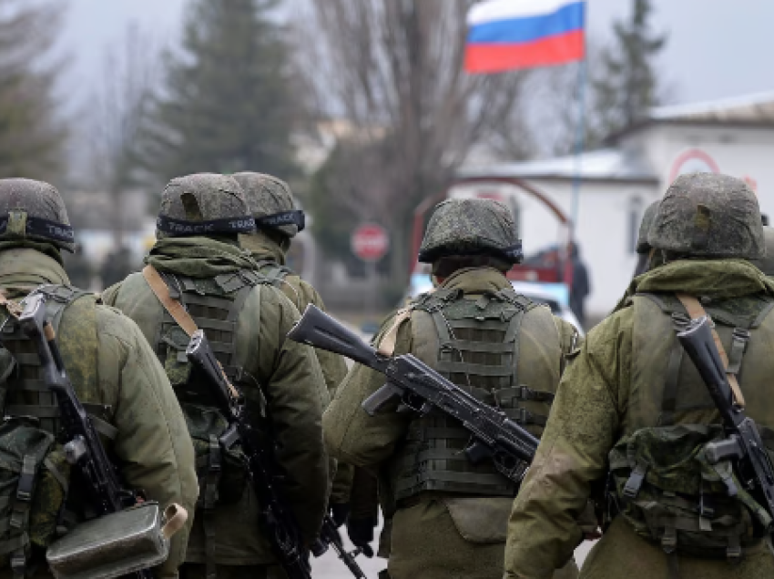 Rusëve në Krime u thuhet të ikin derisa të kenë mundësi