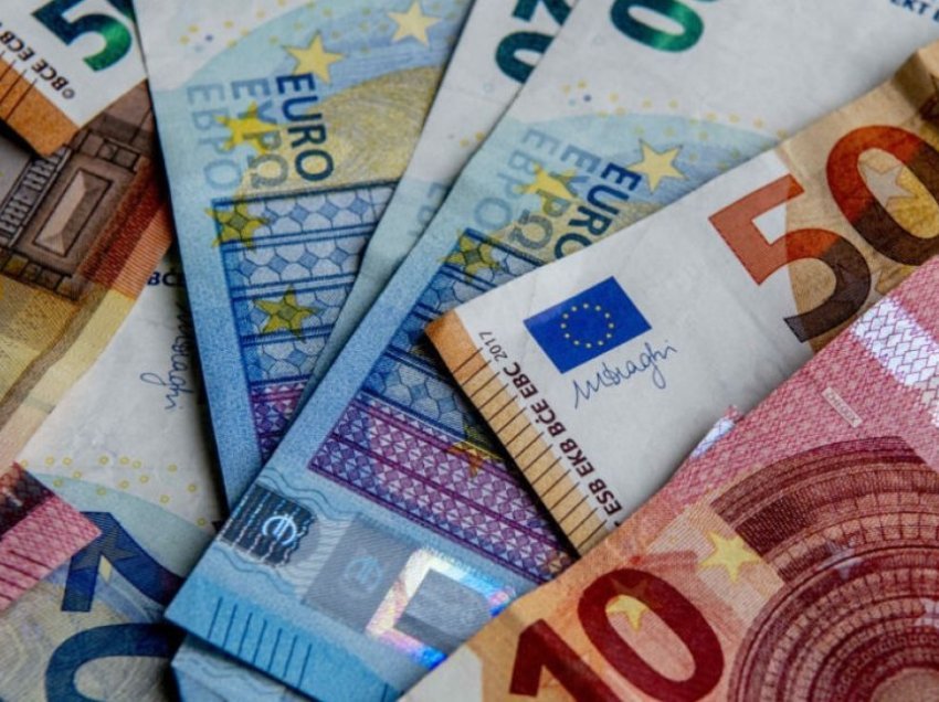 Ankandi i valutës, Banka e Shqipërisë bleu 15 milionë euro, monedha e huaj përsëri në rënie