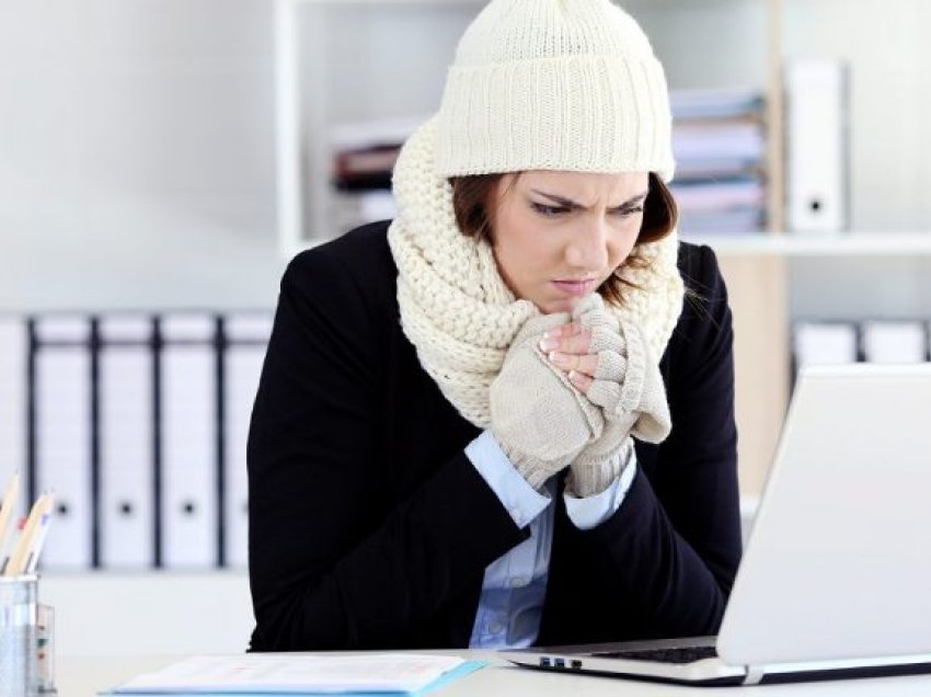 Gratë punojnë më mirë në një zyrë të ngrohtë