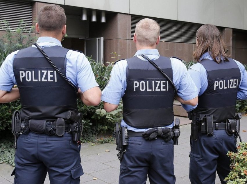 Alarm në Berlin, raportohet për një person të armatosur në një shkollë