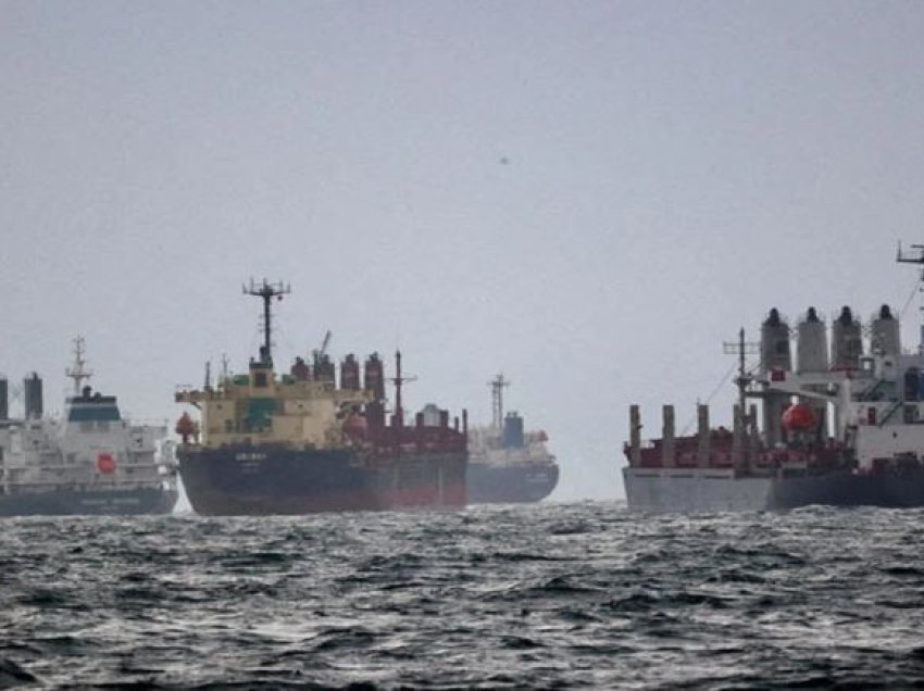 Marrëveshja drejt përfundimit të afatit! OKB-ja e shqetësuar për mungesën e regjistrimeve të anijeve në Detin e Zi