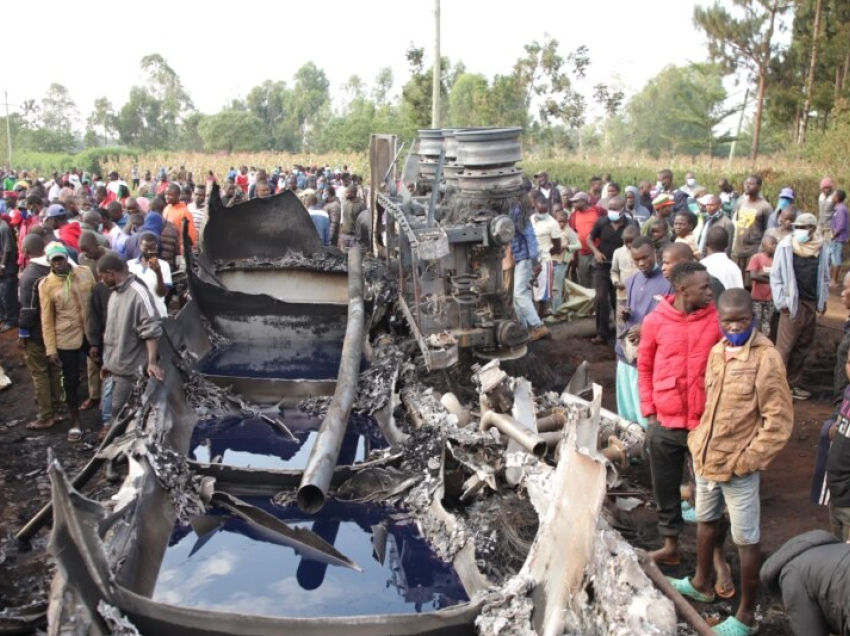 Raportohet për 45 të vdekur në një aksident rrugor në Kenia