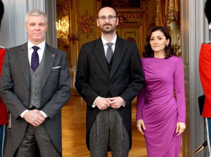 Ambasada e Kosovës në Gjermani i dorëzon letrat kredenciale Princit danez 