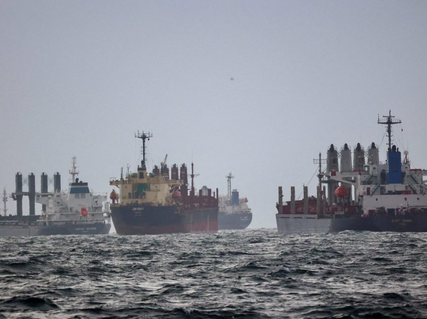 Turqia thotë se po punon për të rinovuar marrëveshjen e drithit në Detin e Zi