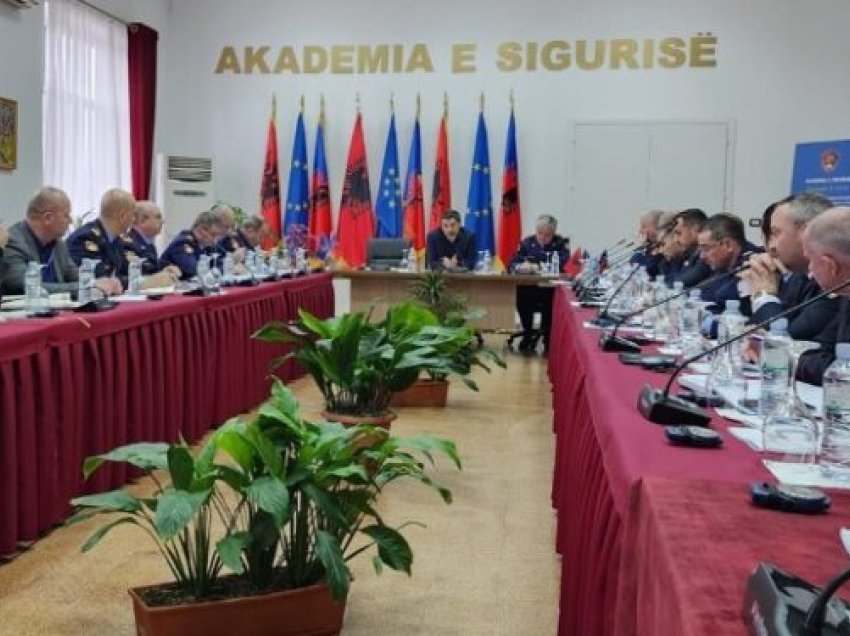 ‘Ngrijnë’ strukturat vendore të Krimit Ekonomik, Rrumbullaku pezullon të gjithë drejtuesit: Nuk përmbushën pritshmëritë