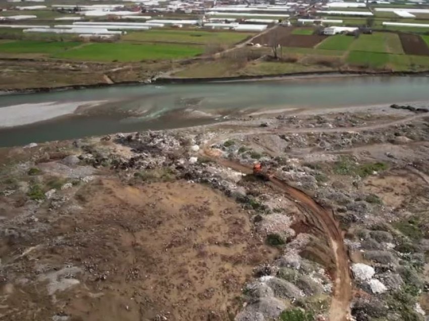  “Krim mjedisor”/ Prej disa muajsh, inceneratori i Elbasanit në remont, BIRN: Mbetjet digjen buzë lumit Shkumbin