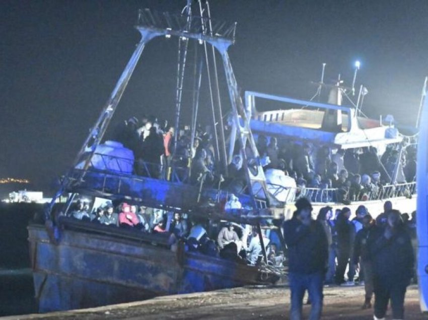 Autoritetet italiane në gatishmëri: 685 mijë klandestinë po mbërrijnë nga Libia. Thirrja alarmuese: Një anije me emigrantë ka humbur kontaktet në det