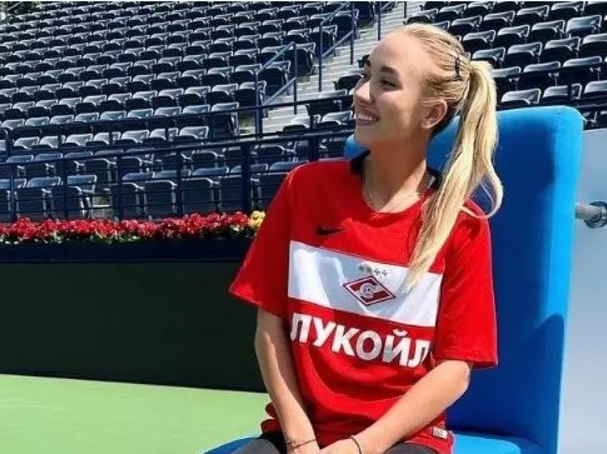 Tenistja ruse nën akuzë nga koleget dhe WTA