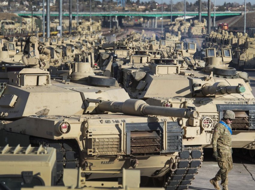 Pentagoni përshpejton dërgimin e tankeve në Ukrainë