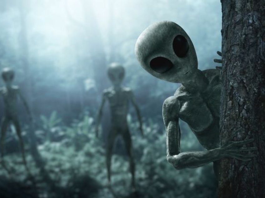 “Udhëtari në kohë” i TikTok pretendon se alienët do të pushtojnë Tokën nesër dhe do të rrëmbejnë 8000 njerëz