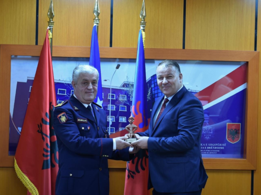 Drejtorët e policisë së Kosovës dhe Shqipërisë zotohen në zgjerimin e bashkëpunimit në mes të dy vendeve
