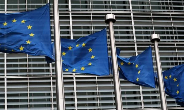 Komisioni Evropian ia bën të qartë Serbisë se s’ka përparim në rrugën drejt BE-së pa normalizuar raportet me Kosvën